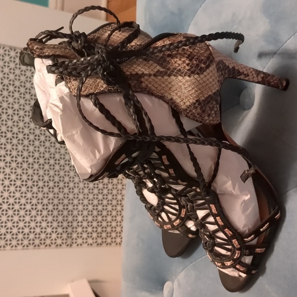 BRAND NEW SCHUTZ PYTHON SANDALS. Lace Up Gladiator Style - Picture 4 of 4